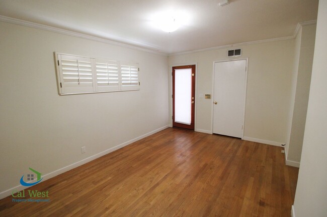 Building Photo - $4495 - Beautiful and Quiet 3/3 Single Fam...