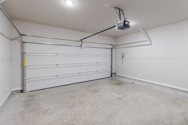 Building Photo - 23931 Oriole Vly Trl