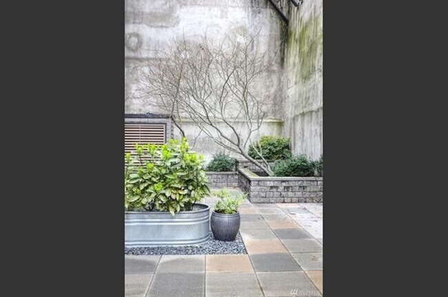 Building Photo - Great 2bd 2bath Downtown Seattle Condo For Rent!