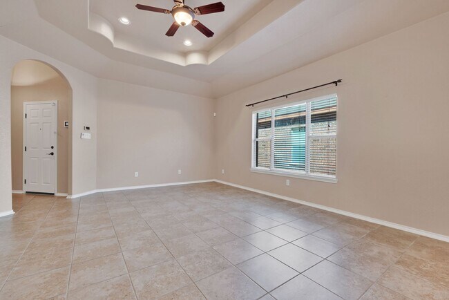 Building Photo - Beautifully Maintained Home in the Heart of Helotes