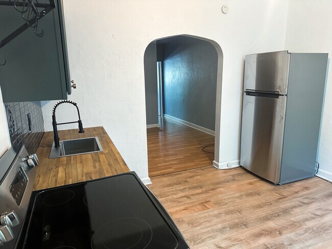Brand New Kitchen! - 611 Walnut Ave