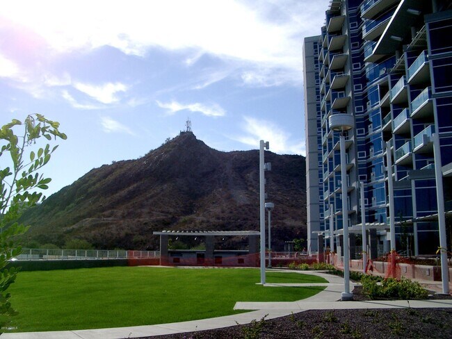 Building Photo - 140 E Rio Salado Pkwy