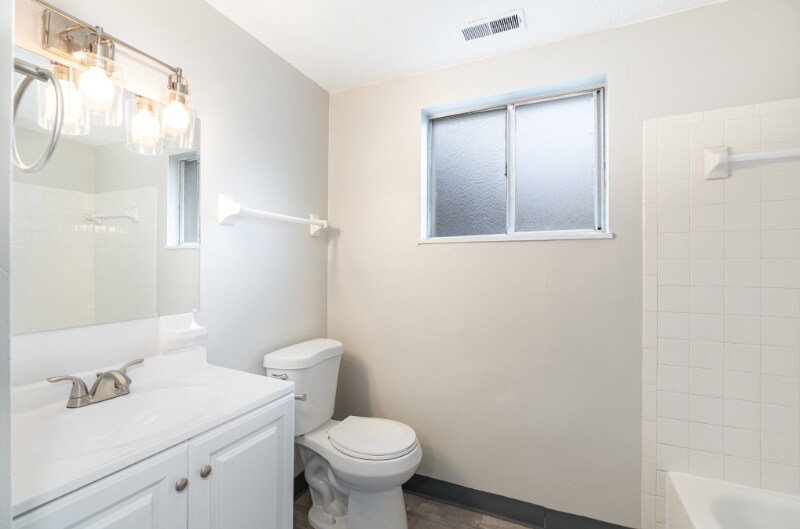 Building Photo - 562 Glenwood Ave