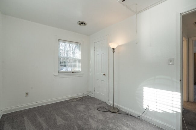Building Photo - 7709 Ravine Dr