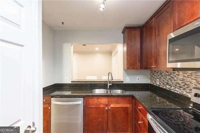 Building Photo - 2657 Lenox Rd NE