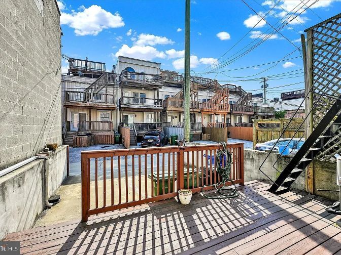 Patio - 1005 S Kenwood Ave