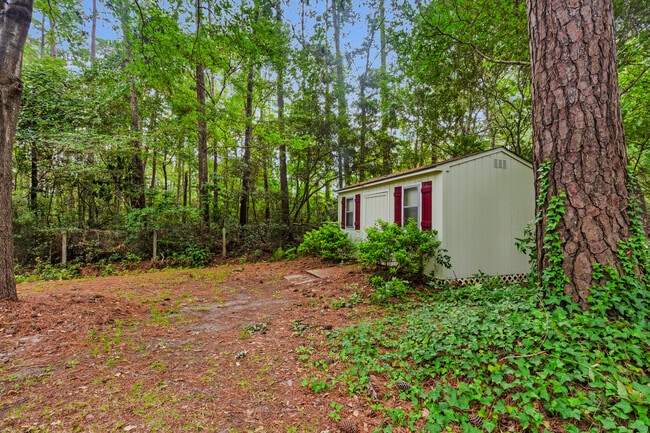 Building Photo - 2317 Country Club Rd