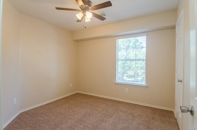 Building Photo - 6303 Veranda Green Trail