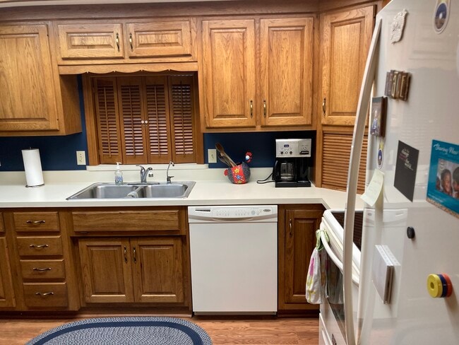 Kitchen - 1408 Kentfield Way