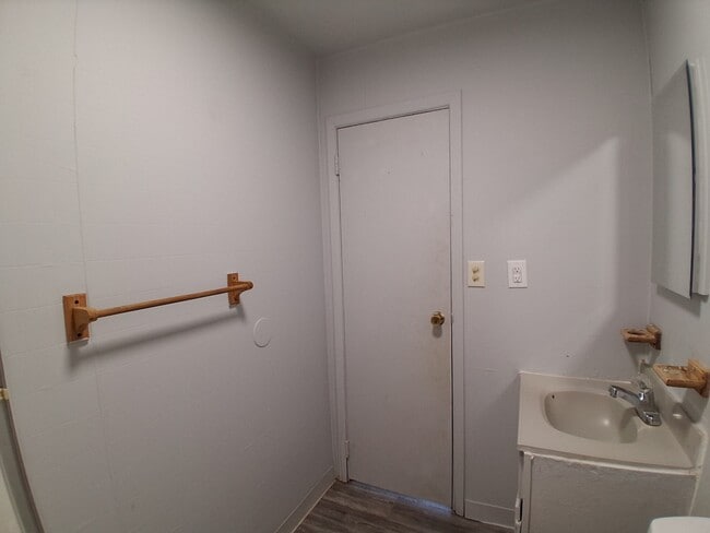 Building Photo - 1505 Fairwood St