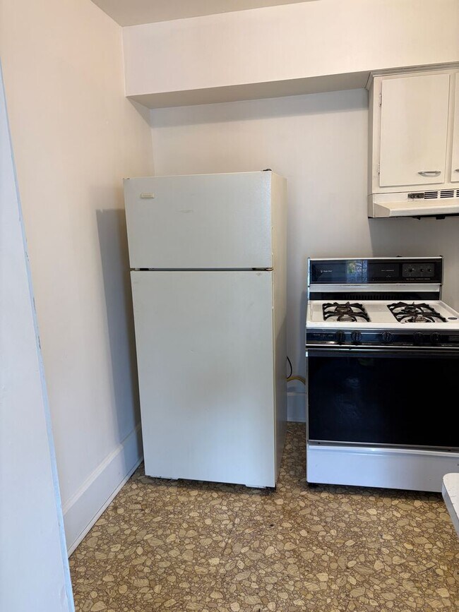 Building Photo - 424 N Pearl St