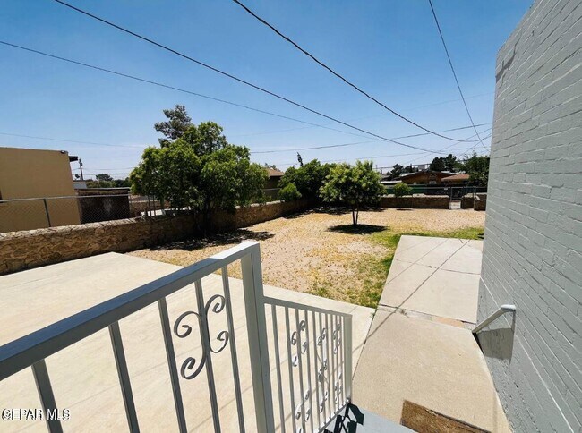 Building Photo - 4628 Clifton Ave