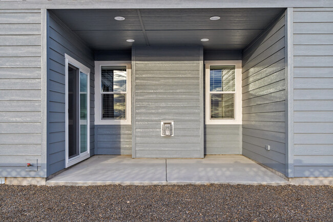 Building Photo - 7565 W Itasco Dr