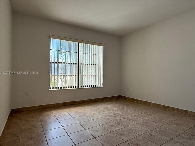 Building Photo - 746 NW 105th Pl