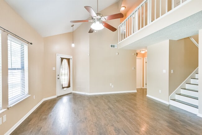Building Photo - 5821 Guadalupe Dr