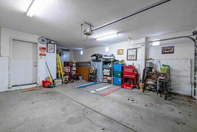 Building Photo - 5663 Basin View Dr
