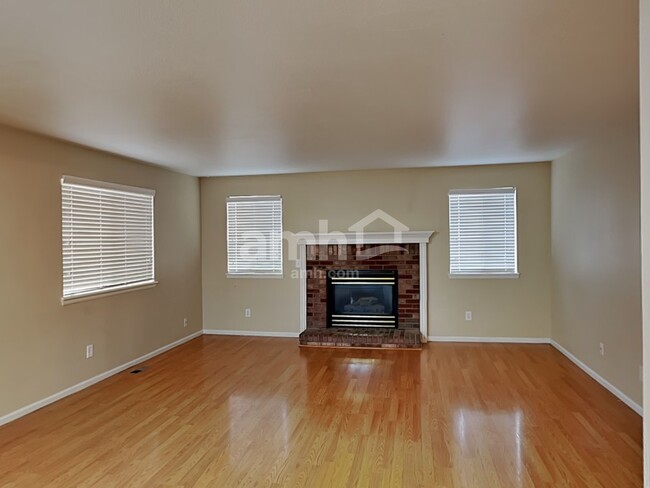 Building Photo - 4183 S Lisbon Way