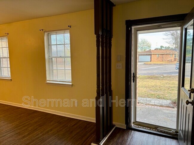 Building Photo - 263 Fairfax Pl