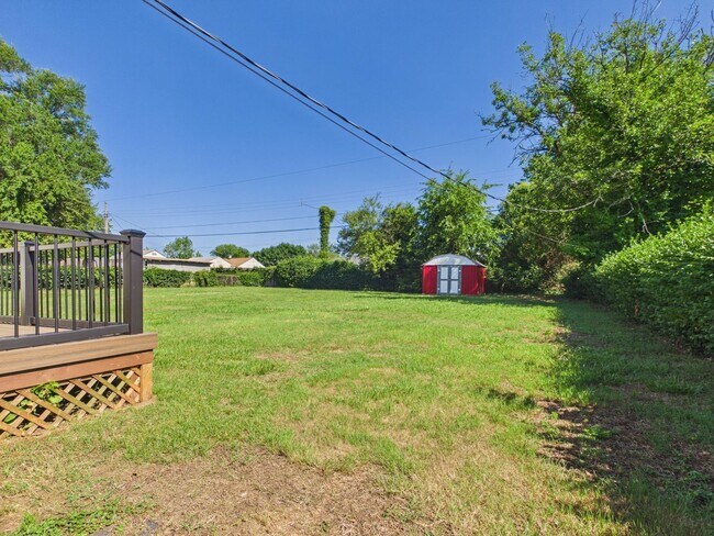 Building Photo - 3114 Glenoa Rd