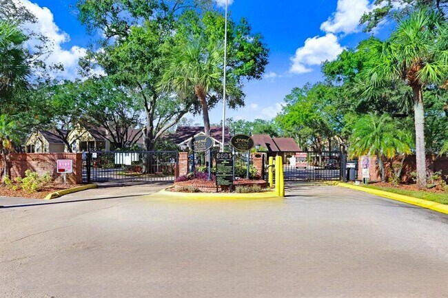 Building Photo - 8625 Mallard Reserve Dr
