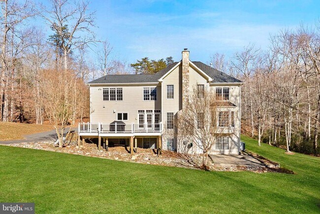 Building Photo - 8138 Rondelay Ln