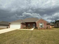 Building Photo - 116 Madisonville Dr