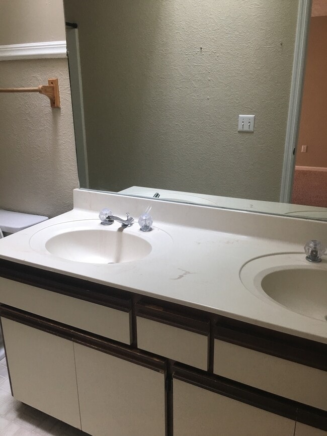 Building Photo - Convenient & Cozy 2Bed/2Ba Home in a Quiet Neighborhood! *SPECIAL: 1/2 OFF 1st Month's Rent!* + *...