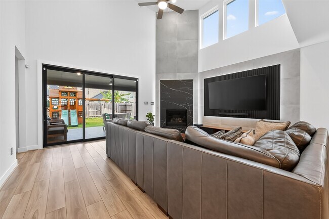 Building Photo - 21642 Laggan Clf Ln