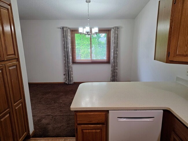 Building Photo - 5310 Brookview Dr