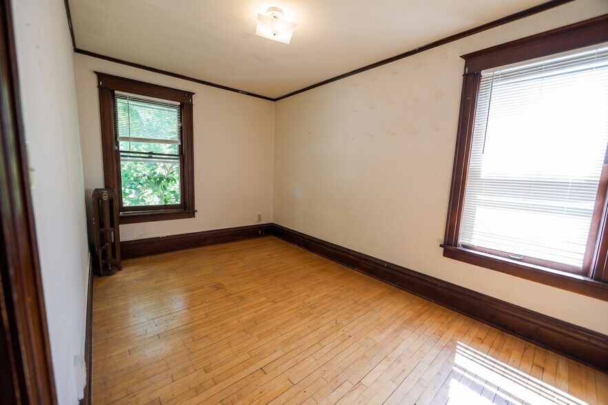 Building Photo - 120 N Franklin St