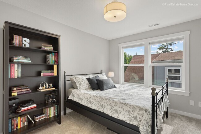 Building Photo - Bright and Modern Home Near Woodstock with...