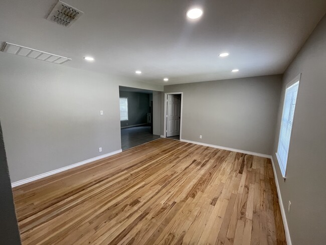 Building Photo - 2832 Cherrywood Ave