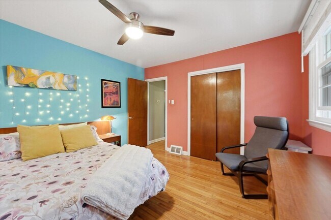 Building Photo - 201 Bowdoin Ave