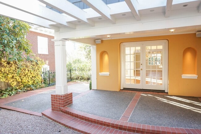 Building Photo - Dream Home in the Southwest Hills! Your Pa...