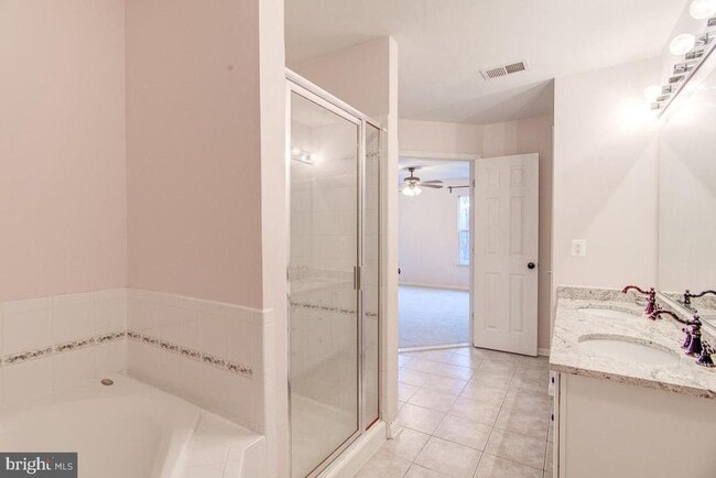 Building Photo - 7700 Duneiden Ln