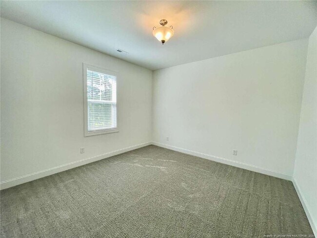 Building Photo - 36 Micahs Way N