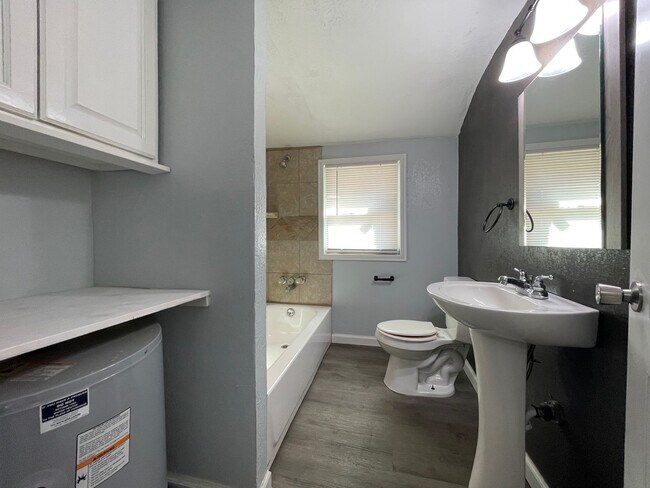 Building Photo - Charming 2-Bed, 1-Bath with Modern Upgrades