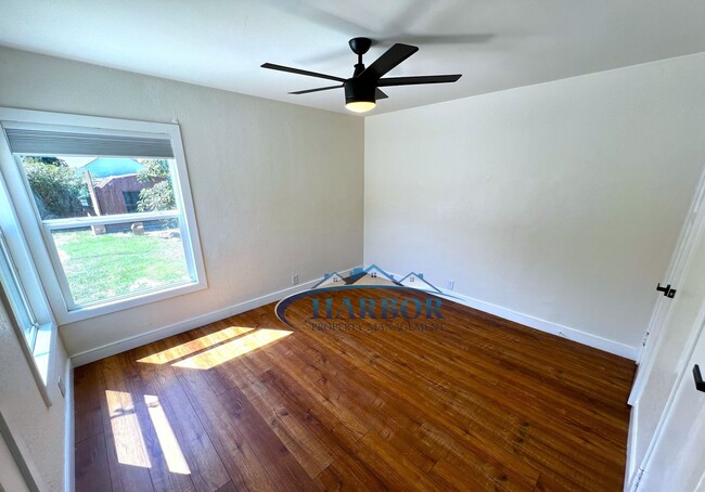 Building Photo - Spacious 3-Bedroom 1.5 Bath with a Large B...