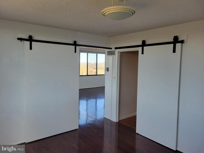 Building Photo - 5225 Pooks Hill Rd