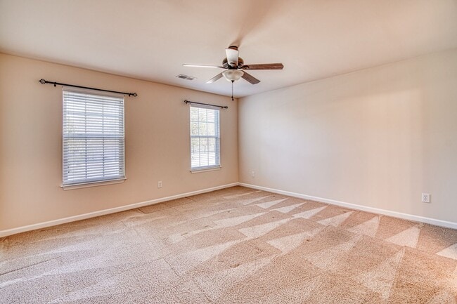 Building Photo - Incredible Home In Gated Community/Simpsonville