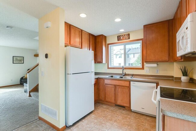 Building Photo - 4947 Emmit Dr N