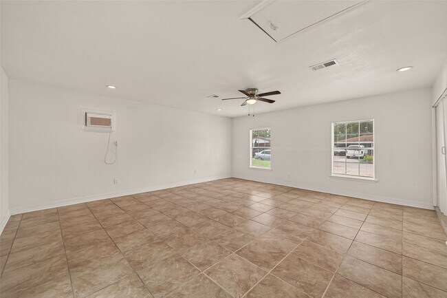 Building Photo - 6311 Tall Willow Dr