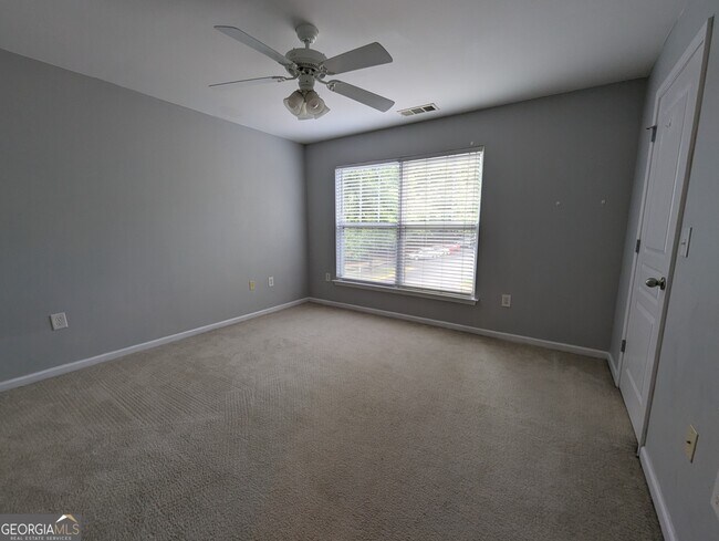 Building Photo - 490 S Barnett Shoals Rd