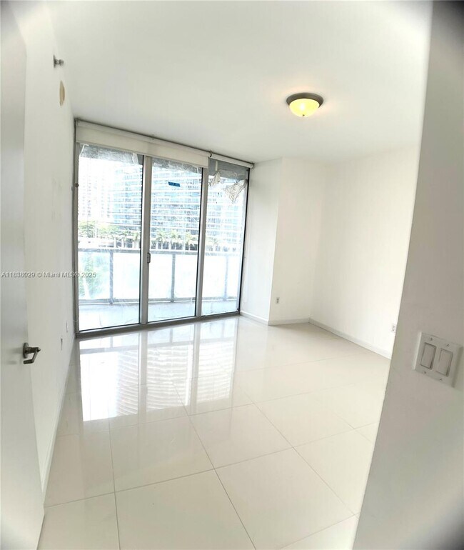 Building Photo - 465 Brickell Ave