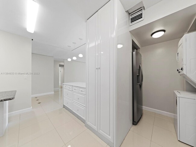 Building Photo - 9801 Collins Ave