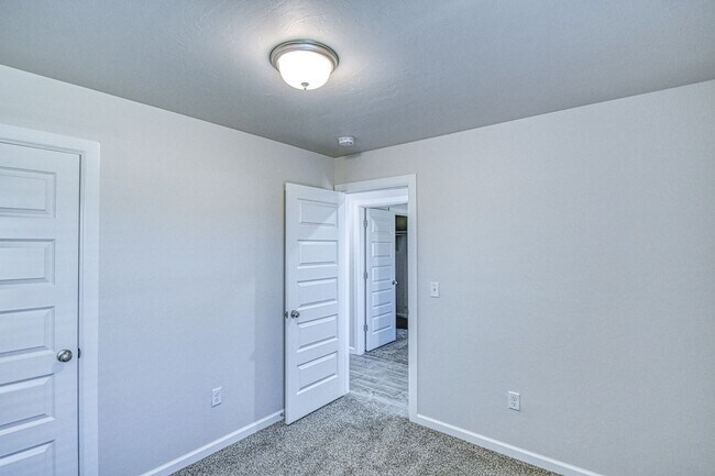 Building Photo - 2723 Varenna Ln