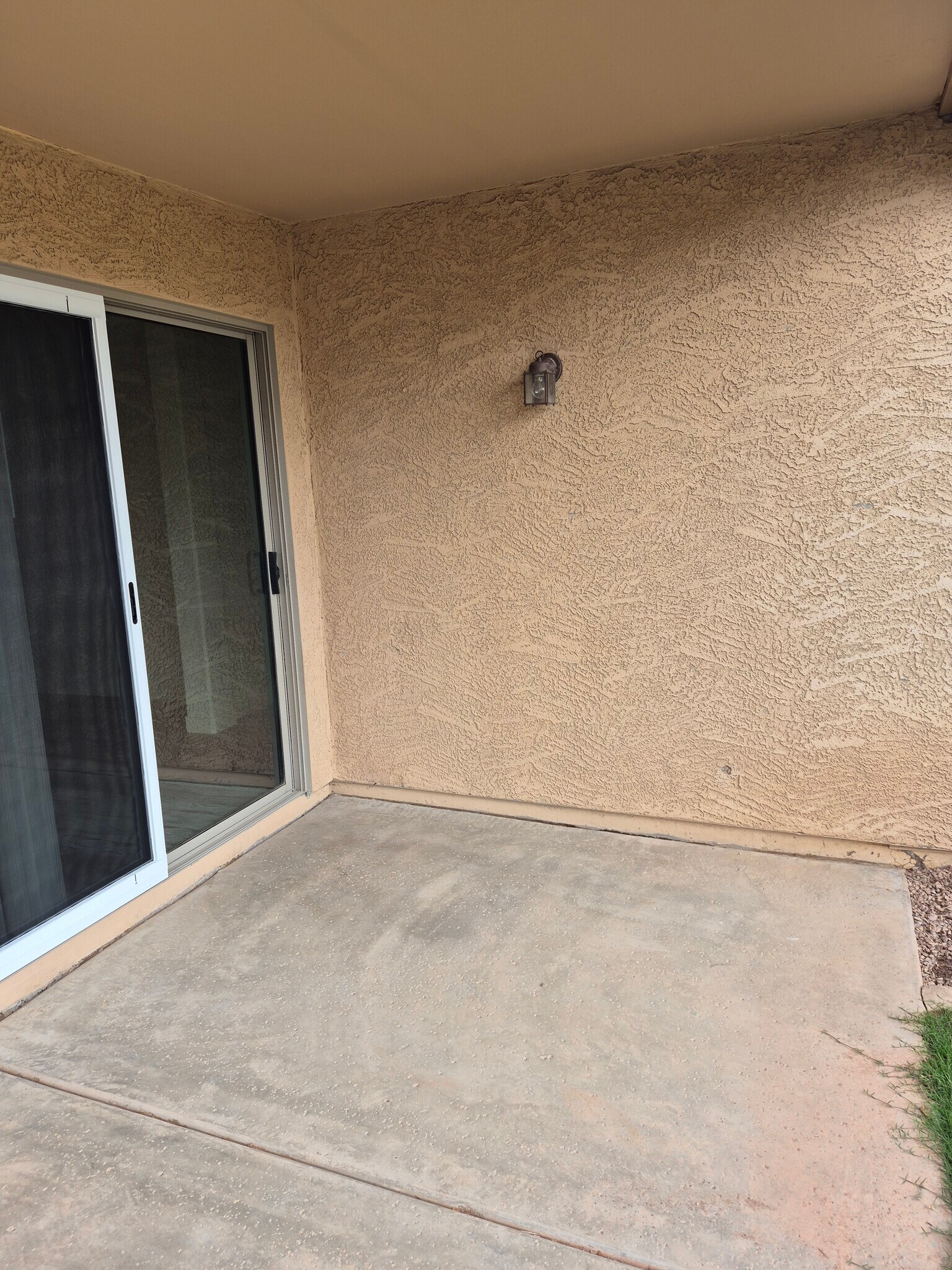 Back patio - 1725 W Matthews Dr