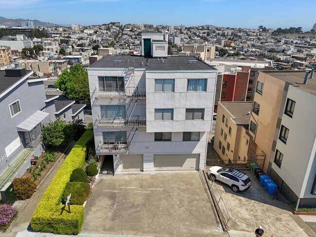 Building Photo - 90 Terra Vista Ave