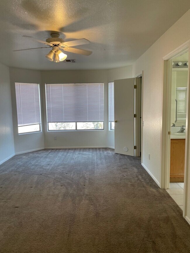 Building Photo - Desirable Home in Arroyo Ridge!