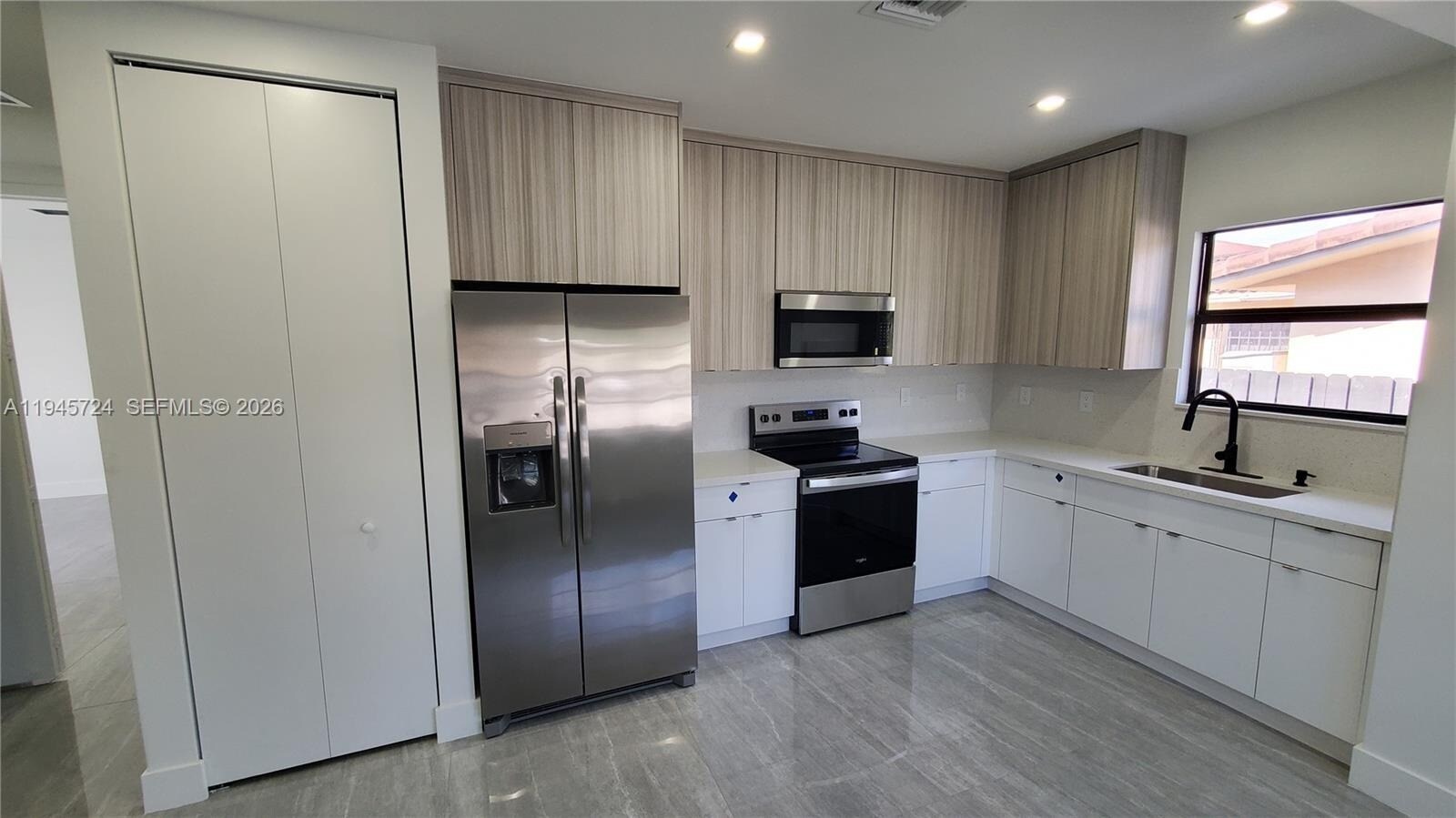 Building Photo - 40 SW 34th Ave